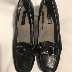 Liz & Co black heels with buckle